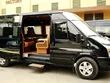 Xe ôtô 9 chỗ chuyên phục vụ khách du lịch. Ảnh: Bảo Khánh.