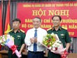 Bí thư Thành ủy Đà Nẵng Trương Quang Nghĩa chúc mừng Đại tá Nguyễn Quốc Hương và Đại tá Trương Chi Lăng.