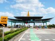 Làn thu phí không dừng tại trạm BOT.