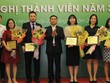 Chủ tịch VSD Nguyễn Sơn vinh danh 10 thành viên tiêu biểu trong hoạt động thanh toán giao dịch chứng khoán cơ sở năm 2019.