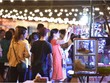 Hơn 85% du khách tìm đến chợ đêm trong hành trình du lịch. Trong ảnh: Chợ đêm Hà Tiên đông nghẹt du khách.