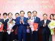 Bộ trưởng Đào Ngọc Dung trao quyết định điều động, bổ nhiệm cho các cán bộ.