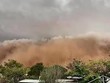 Bão bụi dày đặc 'nhấn chìm' ngôi làng nhỏ