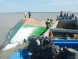 Sóc Trăng: Sà lan lật úp, cả gia đình 5 người rơi chìm xuống sông