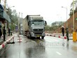 Xe hàng di chuyển qua Cửa khẩu Quốc tế Hữu Nghị, Lạng Sơn. (Nguồn: Báo Lạng Sơn).