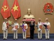 Viện trưởng Viện Kiểm sát nhân dân tối cao Lê Minh Trí trao quyết định của Chủ tịch nước bổ nhiệm Kiểm sát viên Viện Kiểm sát nhân dân tối cao.