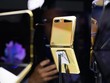 Galaxy Z Flip phiên bản màu vàng. (Nguồn: YouTube).