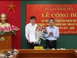 Bí thư Tỉnh ủy Thái Nguyên Trần Quốc Tỏ trao quyết định cho ông Phan Thanh Hà (Ảnh: thainguyen.gov.vn).