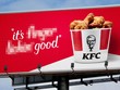 KFC buộc phải dừng việc khuyên khách hàng “liếm ngón tay” vì đại dịch Covid-19