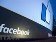 Biểu tượng Facebook tại trụ sở ở Menlo Park, California, Mỹ. (Ảnh: AFP/TTXVN).