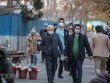 Người dân đeo khẩu trang phòng lây nhiễm COVID-19 tại Tehran, Iran. (Ảnh: THX/TTXVN).