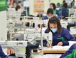 Ngành dệt may tưởng chừng “lao đao” vì dịch nhưng đã có kết quả kinh doanh khả quan nhờ sự linh hoạt của các doanh nghiệp.