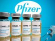 Hai trường hợp sốc phản vệ sau khi tiêm vaccine ngừa Covid-19 của Pfizer. Ảnh: Reuters.