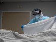 Một ca tử vong do Covid-19 ở Houston, Texas hôm 30/12 (Ảnh: Reuters).