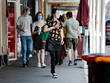 Người dân bang Victoria bắt buộc phải đeo khẩu trang trong 5 ngày phong tỏa. (Nguồn: ABC News).