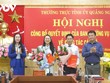 Ông Phạm Xuân Duệ, Chánh Văn phòng UBND tỉnh và bà Trần Thị Minh Tuyền, Phó Chánh văn phòng Tỉnh ủy Quảng Ngãi nhận quyết định bổ nhiệm.