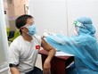 Từ ngày 22/7, Thành phố Hồ Chí Minh triển khai tiêm vaccine trên diện rộng với 930.000 liều được phân bổ. (Ảnh: Xuân Khu/TTXVN).