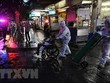 Chuyển bệnh nhân nhiễm COVID-19 tới bệnh viện ở Bangkok, Thái Lan. (Ảnh: AFP/TTXVN).