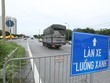 Luồng xanh tại chốt kiểm soát số 5, cầu Phù Đổng, huyện Gia Lâm. (Ảnh: Minh Quyết/TTXVN).