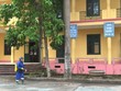 Lực lượng chức năng tiến hành phun khử khuẩn tại Trường THPT Lý Nam Đế (T.X Phổ Yên) (Ảnh: báo Thái Nguyên).