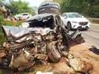 Hình ảnh vụ tai nạn giao thông chiều 11/4 tại tỉnh Sơn La khiến 1 người tử vong, 2 người bị thương.