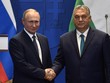Mối quan hệ thân thiện giữa Thủ tướng Orban và Tổng thống Putin có thể khiến Hungary bị cô lập hơn trong EU (hungarytoday.hu).