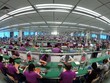 Công nhân làm việc trong một nhà máy sản xuất điện tử ở tỉnh An Huy, miền Đông Trung Quốc. Ảnh: AFP/TTXVN