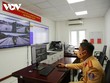 Cảnh sát giao thông xử lý vi phạm qua camera giám sát.
