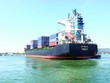 Tàu container cập cảng Nghi Sơn - Thanh Hóa.