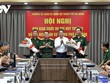 Bí thư Thành ủy Đà Nẵng và Tư lệnh Quân khu 5 tặng hoa chúc mừng 2 đồng chí vừa được bổ nhiệm vị trí công tác mới.