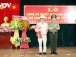 Thiếu tướng Lê Văn Tuyến trao quyết định của Bộ trưởng Bộ Công an về việc điều động, bổ nhiệm Đại tá Lâm Phước Nguyên đến giữ chức Giám đốc Công an tỉnh An Giang.