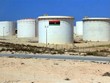 Bể chứa dầu tại cơ sở khai thác dầu ở Brega (Libya). (Ảnh: AFP/TTXVN)