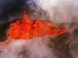 Ngọn núi lửa lớn nhất trên thế giới "tỉnh giấc", dung nham phun rực cháy cả một góc trời