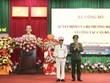 Giám đốc Công an tỉnh trao quyết định bổ nhiệm Thượng tá Hồ Xuân Phương.