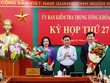 Chủ nhiệm Ủy ban Kiểm tra Trung ương trao quyết định và tặng hoa chúc mừng 2 cán bộ vừa được Bộ Chính trị chuẩn y Phó Chủ nhiệm Ủy ban Kiểm tra Trung ương.