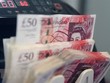 Đồng tiền mệnh giá 50 bảng Anh. (Ảnh: AFP/TTXVN)