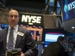 Dow Jones tăng nhẹ trong tháng 4 - Ảnh: Reuters
