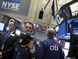 Phố Wall đảo chiều giảm điểm sau báo cáo của WB - Ảnh: Reuters