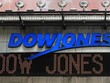 Dow Jones lần đầu tiên trong lịch sử vượt qua mốc 17.000 điểm nhờ dữ liệu việc làm tích cực - Ảnh: Reuters