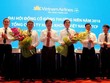 Lãnh đạo mới của Vietnam Airlines ra mắt Đại hội cổ đông. Ảnh: TTXVN