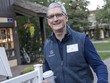 Tim Cook có thói quen thức dậy rất sớm. Ảnh: WSJ