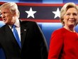 Ứng viên đảng Dân chủ Hillary Clinton và ứng viên đảng Cộng hòa Donald Trump tại cuộc tranh luận đầu tiên ngày 26/9. Ảnh: Reuters