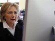 Bà Hillary Clinton không đam mê công nghệ. Ảnh: Reuters