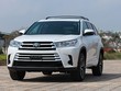 Toyota Highlander LE 2017 đầu tiên ở Hà Nội