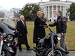 CEO Matt Levatich và các lãnh đạo của Harley-Davidson phóng dàn mô tô phân khối lớn vào Nhà Trắng gặp Tổng thống Mỹ Donald Trump và Phó tổng thống Mike Pence