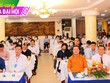 Nhiều cổ đông trực tiếp tham dự Đại hội IDI. Vợ chồng anh Trung (áo kẻ, hàng thứ hai bên phải)