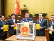 Quốc hội bỏ phiếu kín bầu nhân sự mới.