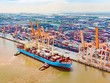 Hoạt động logistics và xuất nhập khẩu tại cảng biển Việt Nam - nơi chịu tác động trực tiếp từ những biến động của trật tự thương mại toàn cầu