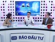 Ông Nguyễn Thế Minh, Giám đốc phân tích Công ty Chứng khoán Yuanta Việt Nam (áo trắng) đang trao đổi tại Talkshow Chọn Danh mục - kỳ 7 với chủ đề “Hiểu doanh nghiệp để không lạc lối”. Ảnh: Dũng Minh