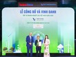 Ông Park Kang Hyun – Tổng giám đốc KBSV nhận giải thưởng tại Lễ trao giải